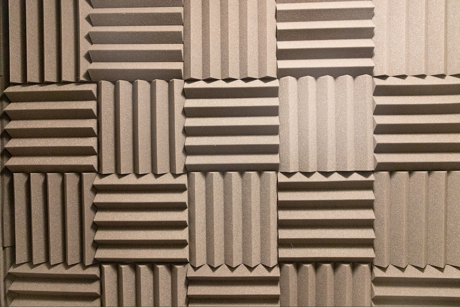 How does soundproofing work?